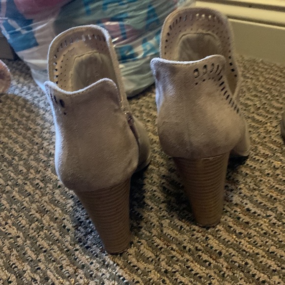 Cowgirl Ankle booties - Picture 2 of 4